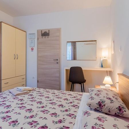Room Laudina Cres Esterno foto