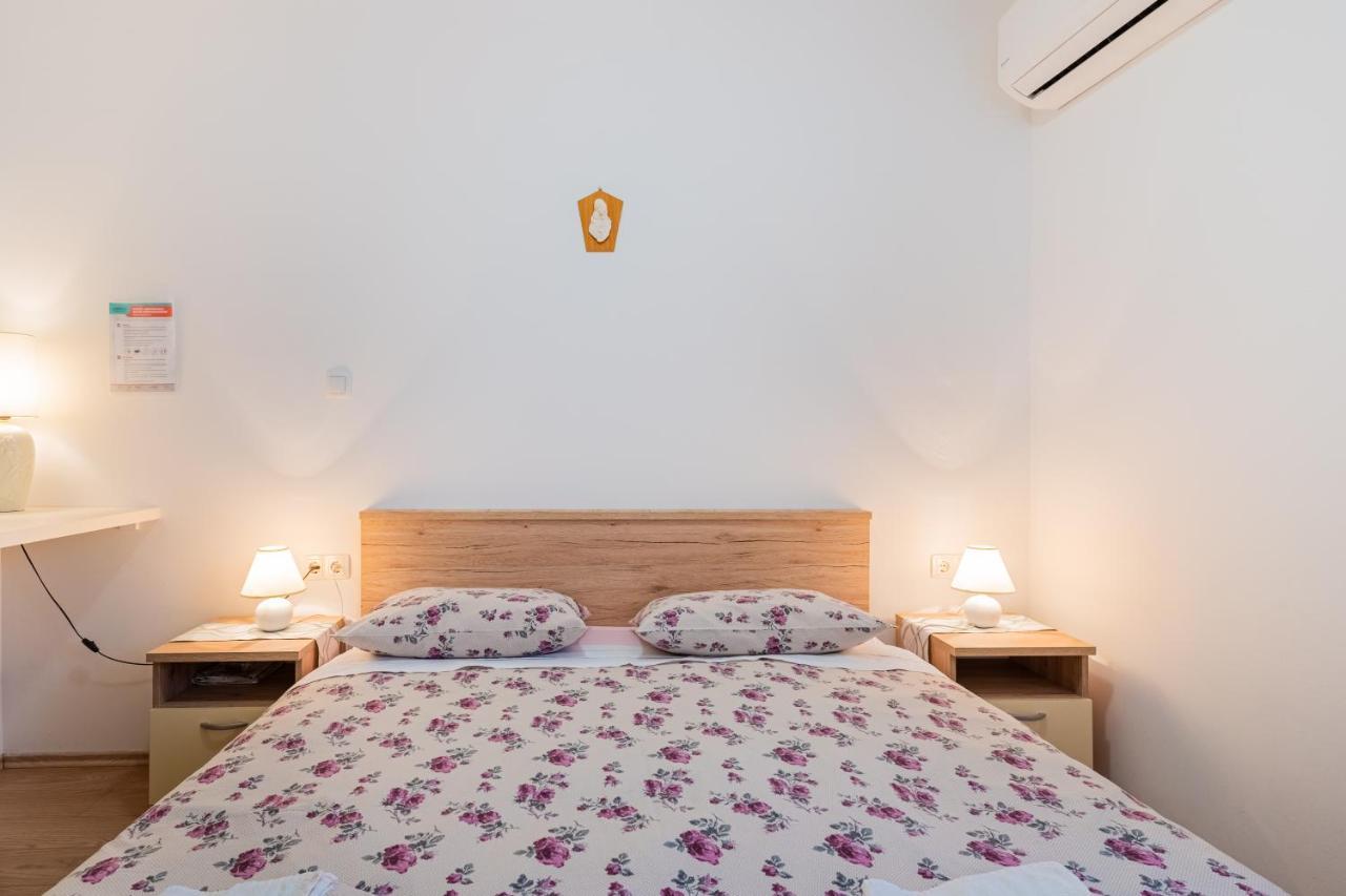 Room Laudina Cres Esterno foto